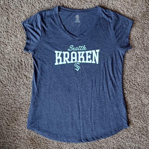 NHL Tops - Seattle Kraken NHL AWomen's Navy Tee Large NWOT